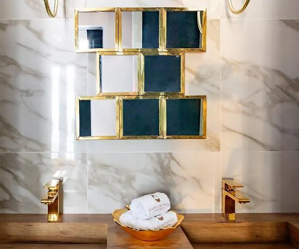 Luxurious By Sebastiana Group 公寓